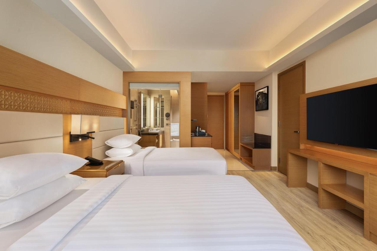 Hotel Courtyard By Marriott Shillong Exterior foto