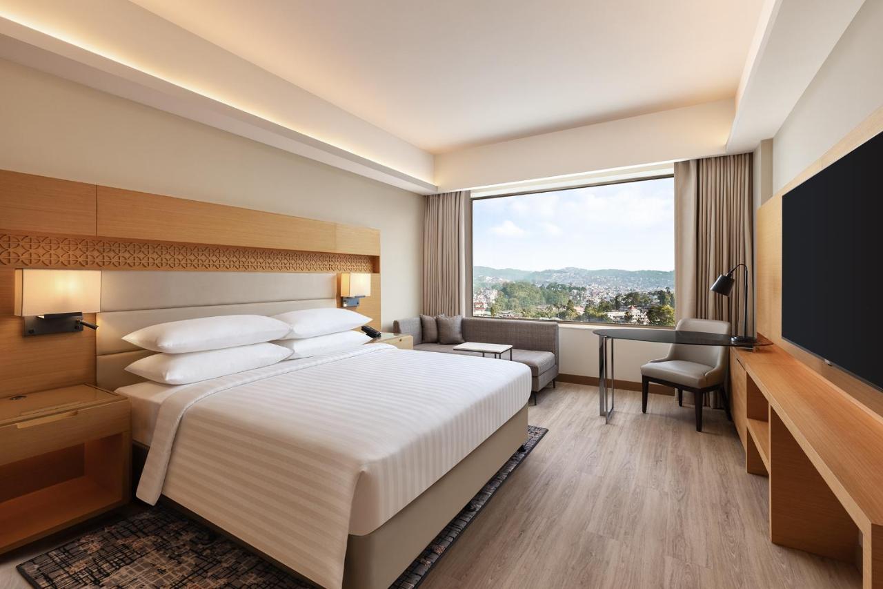 Hotel Courtyard By Marriott Shillong Exterior foto